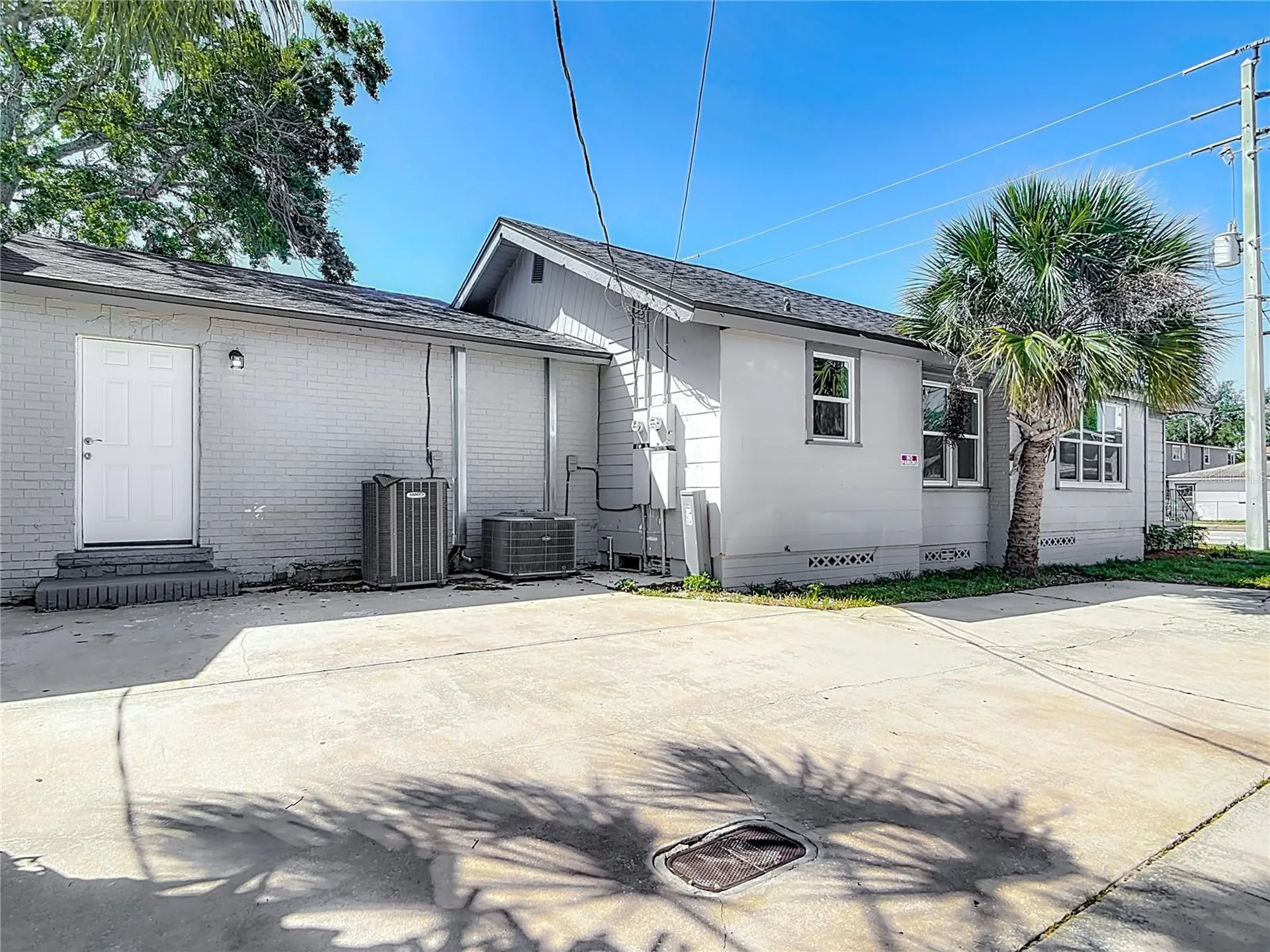 547 N Ridgewood Avenue Daytona Beach FL 32114