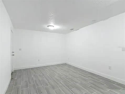 547 N Ridgewood Avenue Daytona Beach FL 32114