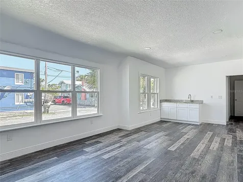 547 N Ridgewood Avenue Daytona Beach FL 32114