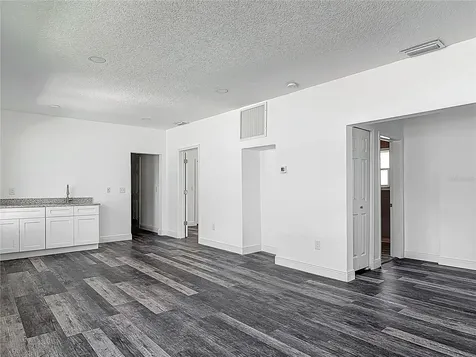 547 N Ridgewood Avenue Daytona Beach FL 32114