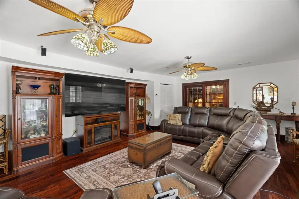 806 Narcissus Avenue Clearwater Beach FL 33767
