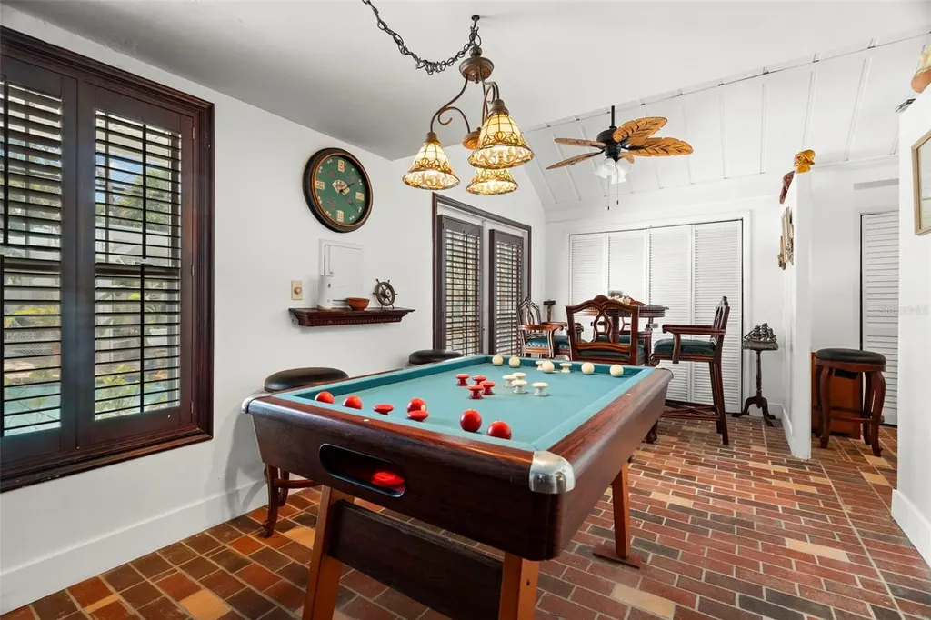 806 Narcissus Avenue Clearwater Beach FL 33767