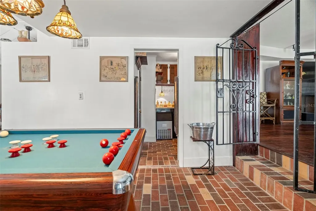 806 Narcissus Avenue Clearwater Beach FL 33767