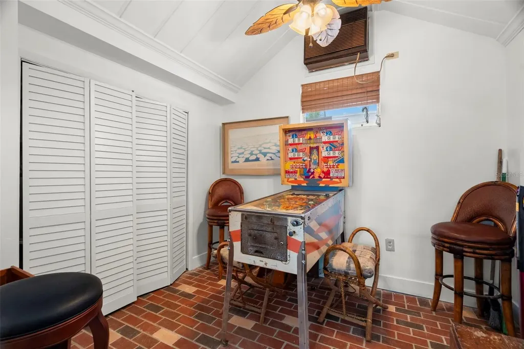 806 Narcissus Avenue Clearwater Beach FL 33767