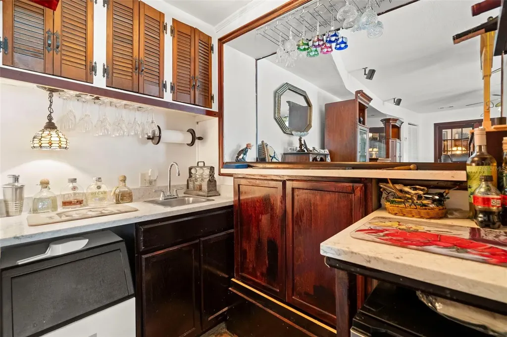806 Narcissus Avenue Clearwater Beach FL 33767