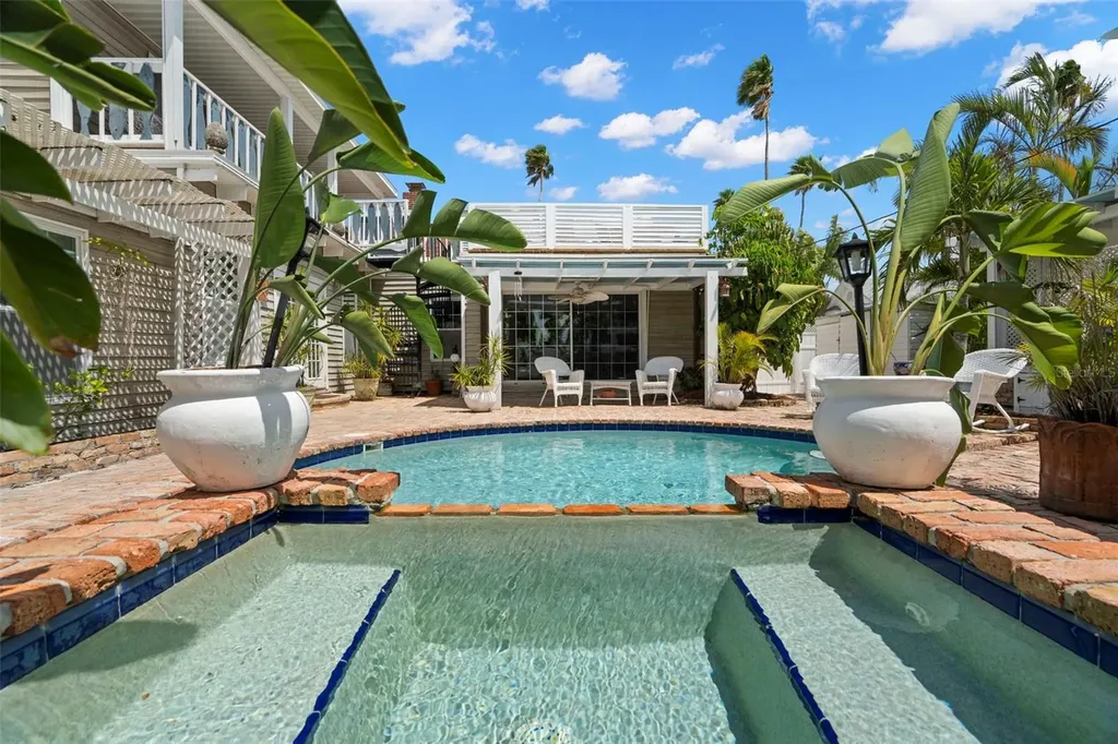 806 Narcissus Avenue Clearwater Beach FL 33767