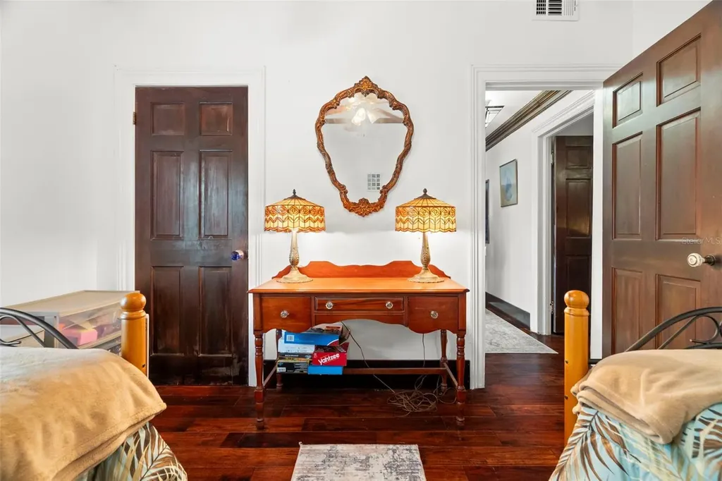 806 Narcissus Avenue Clearwater Beach FL 33767
