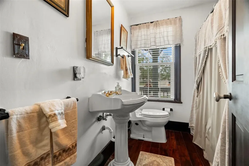 806 Narcissus Avenue Clearwater Beach FL 33767