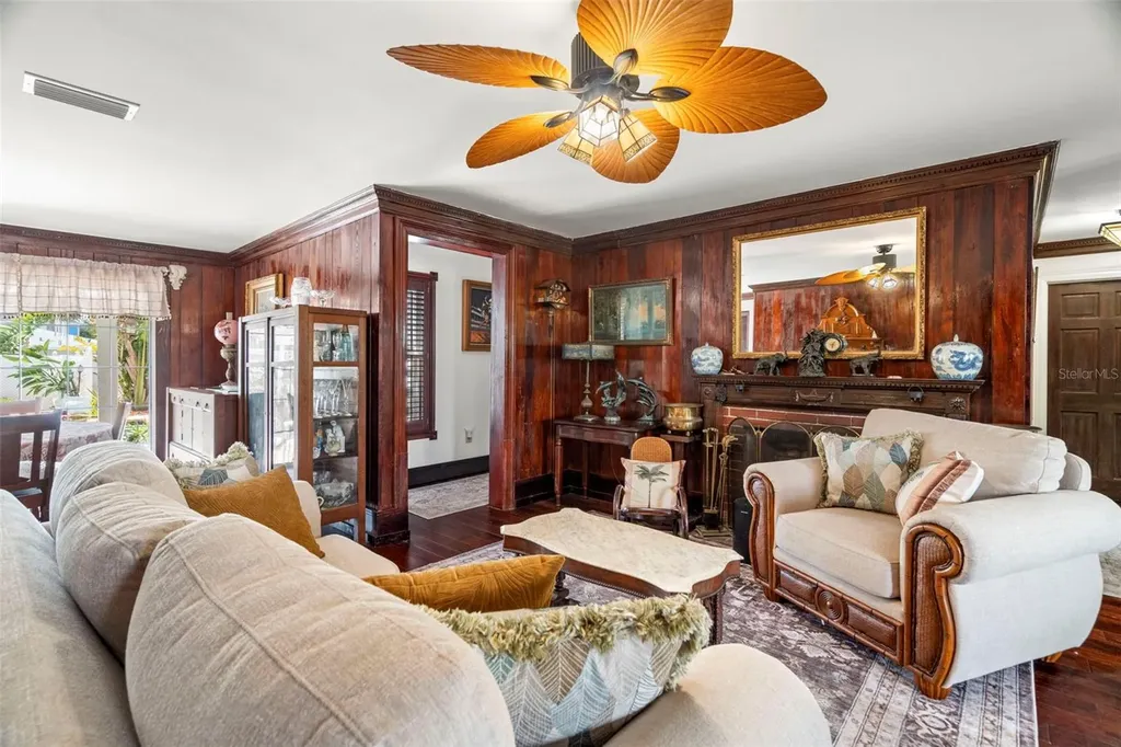 806 Narcissus Avenue Clearwater Beach FL 33767