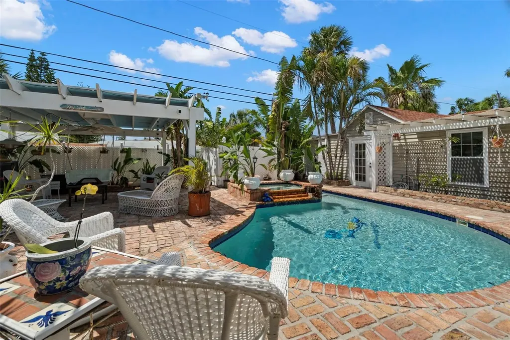 806 Narcissus Avenue Clearwater Beach FL 33767