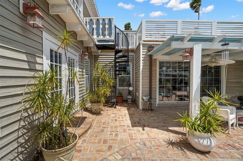806 Narcissus Avenue Clearwater Beach FL 33767
