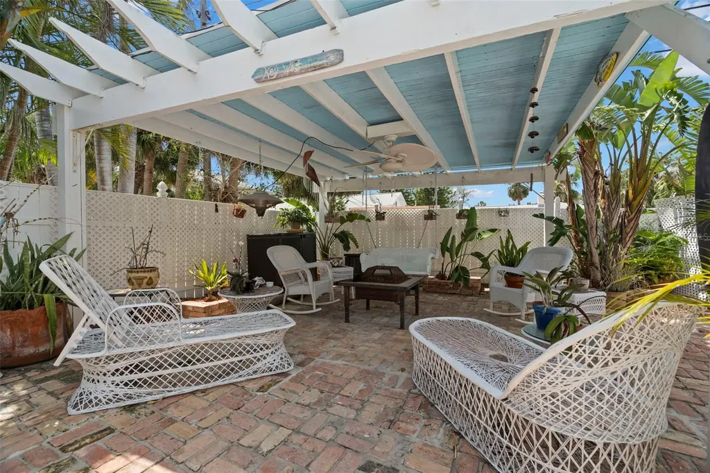 806 Narcissus Avenue Clearwater Beach FL 33767