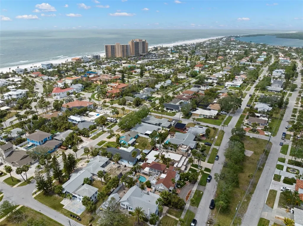 806 Narcissus Avenue Clearwater Beach FL 33767