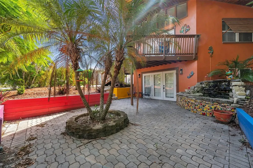 1261 12th Court SW Largo FL 33770