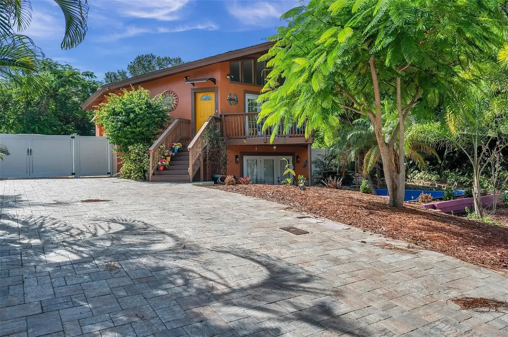 1261 12th Court SW Largo FL 33770