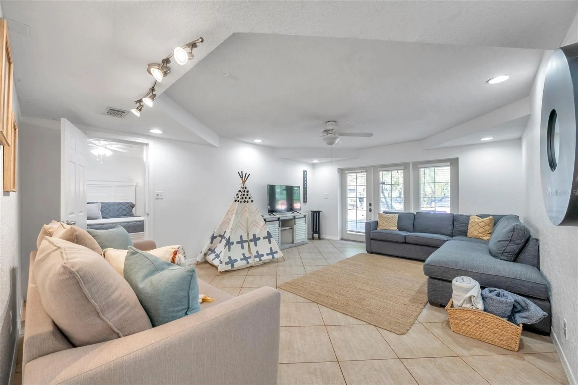 1261 12th Court SW Largo FL 33770