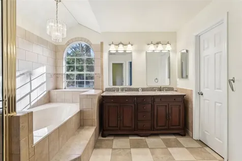 981 Piedmont Oaks Drive Apopka FL 32703