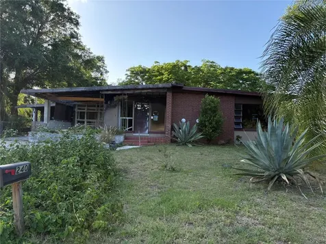 240 Valencia Court Deland FL 32724