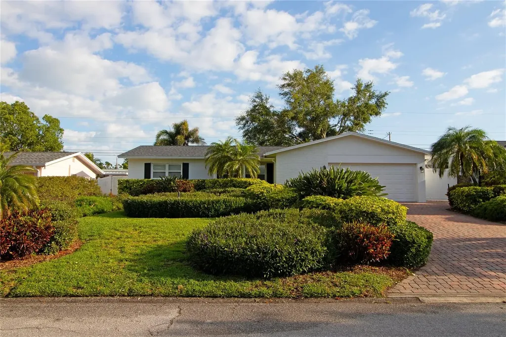 13807 83rd Place Seminole FL 33776