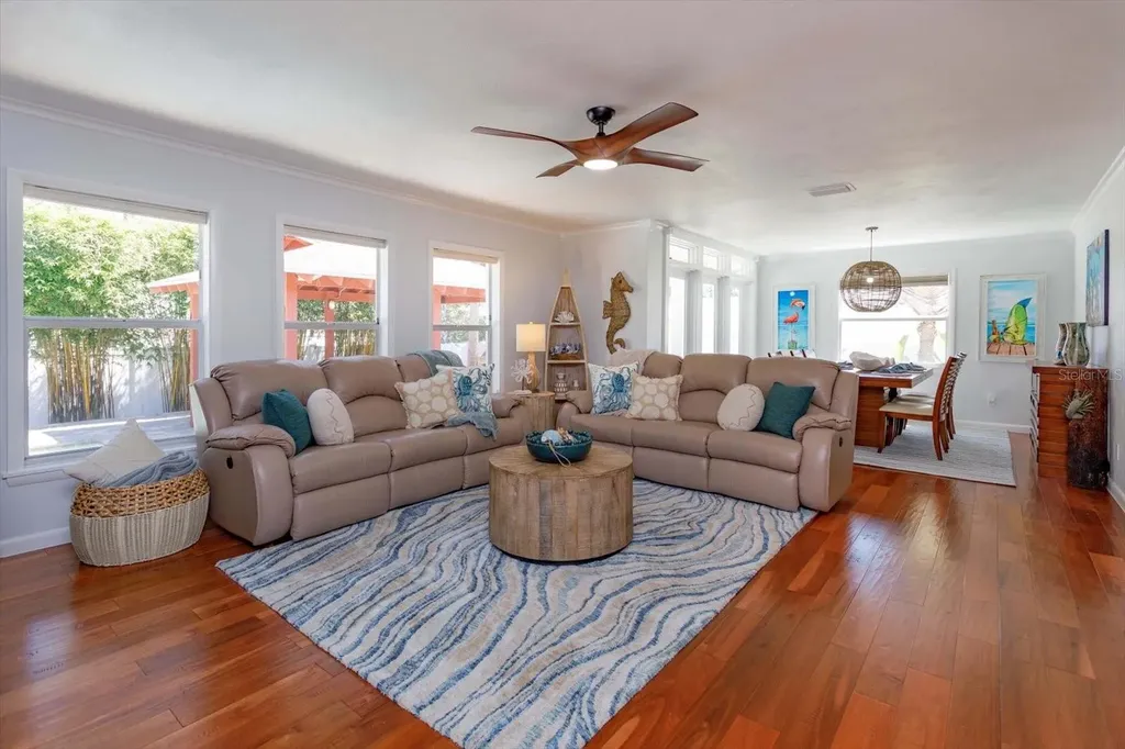 910 Locust Street New Smyrna Beach FL 32169