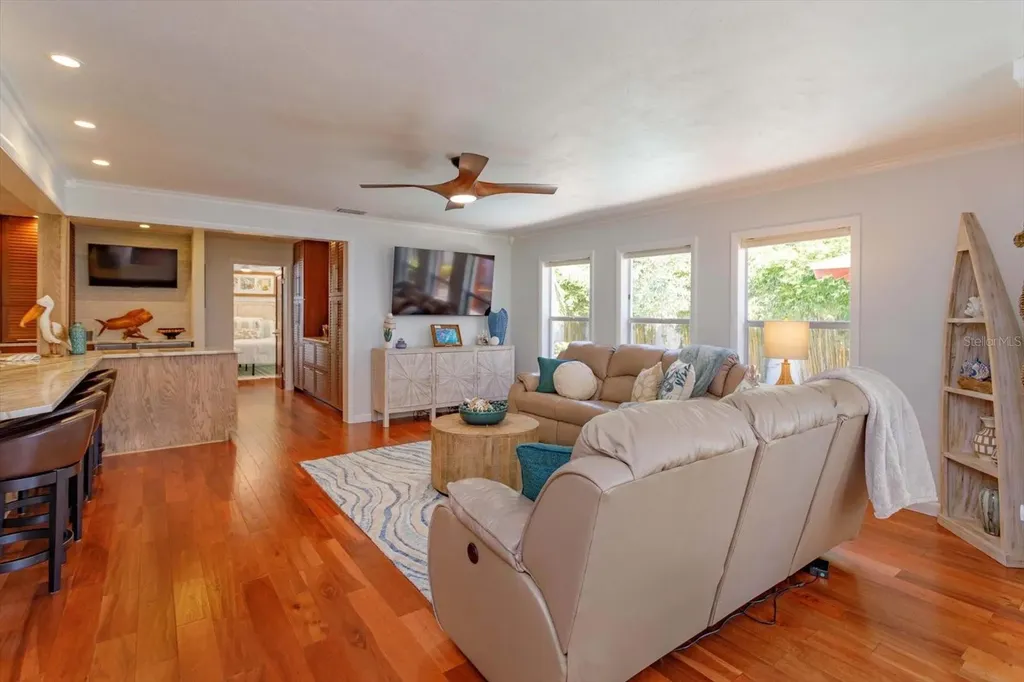 910 Locust Street New Smyrna Beach FL 32169