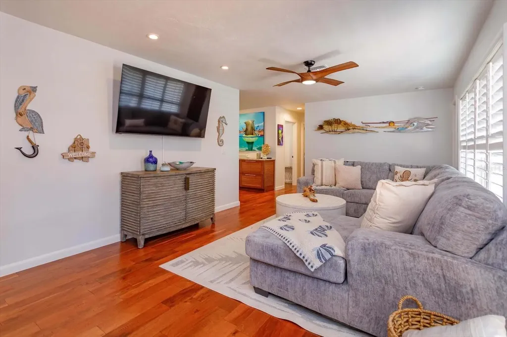 910 Locust Street New Smyrna Beach FL 32169
