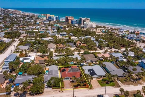 910 Locust Street New Smyrna Beach FL 32169