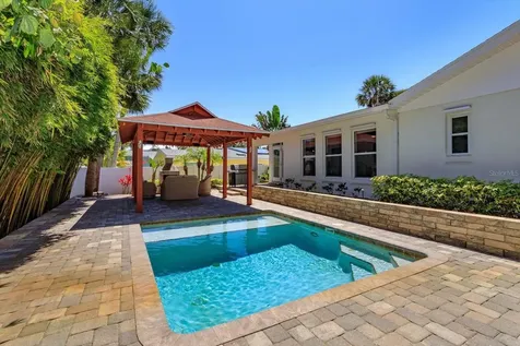 910 Locust Street New Smyrna Beach FL 32169