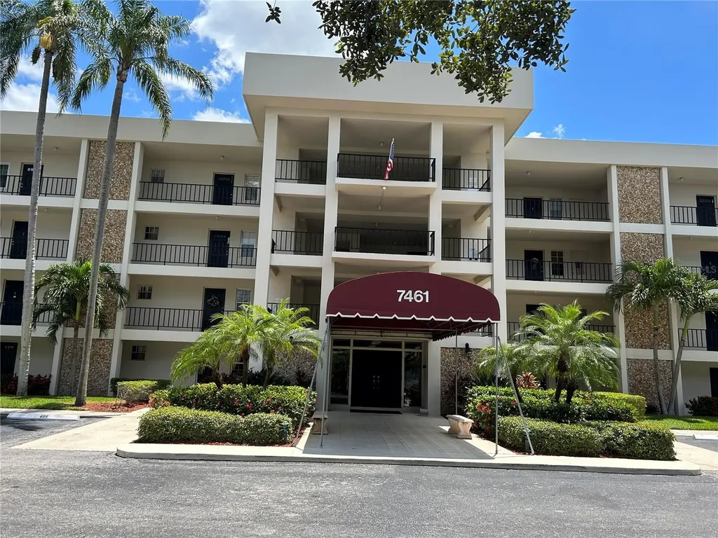 7461 W Country Club Drive N Sarasota FL 34243