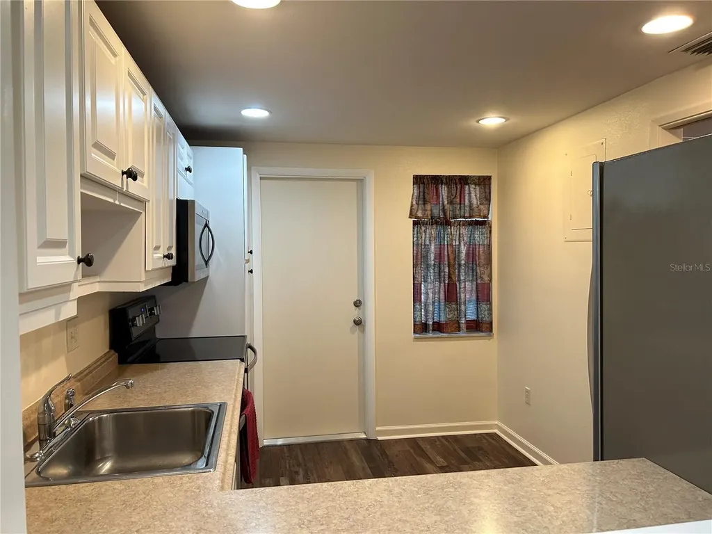 7461 W Country Club Drive N Sarasota FL 34243