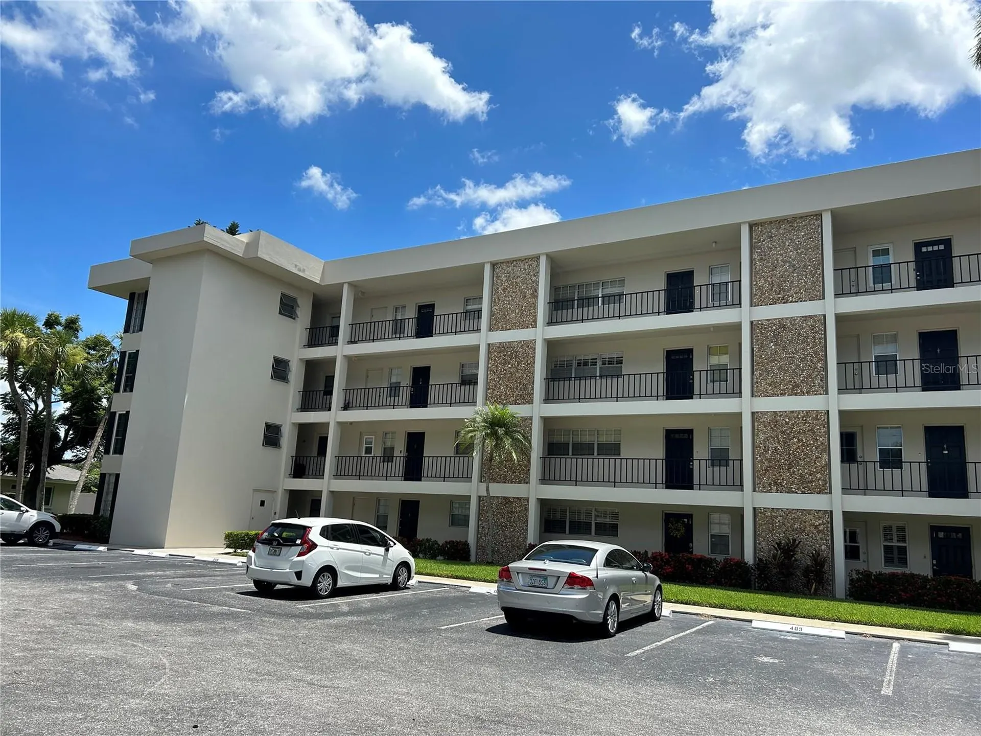 7461 W Country Club Drive N Sarasota FL 34243