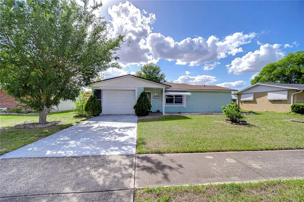 6143 19th Street Zephyrhills FL 33542