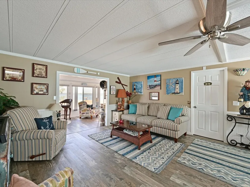 2107 Palma Sola Boulevard Bradenton FL 34209