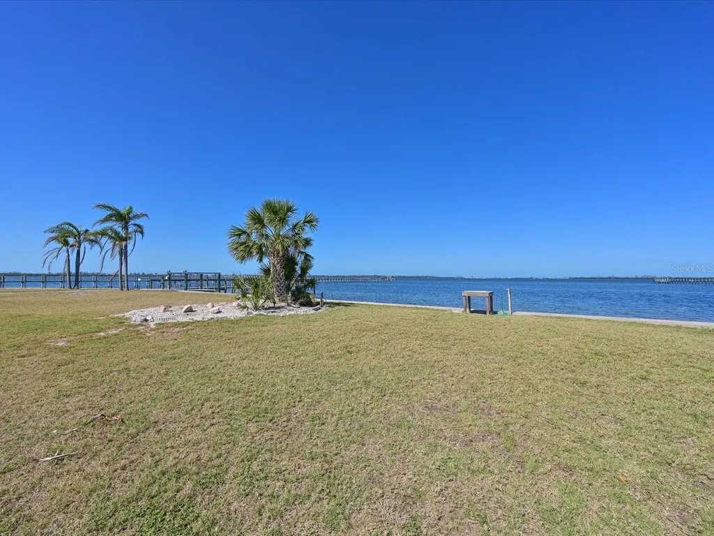 2107 Palma Sola Boulevard Bradenton FL 34209