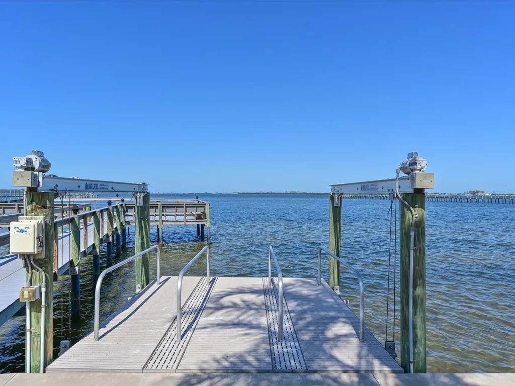 2107 Palma Sola Boulevard Bradenton FL 34209