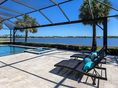 7864 Grande Shores Drive Sarasota FL 34240