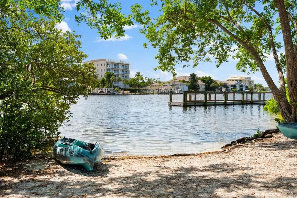 5019 Commonwealth Drive Sarasota FL 34242