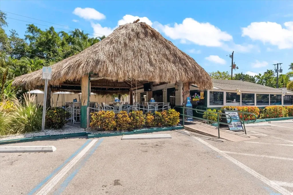 5019 Commonwealth Drive Sarasota FL 34242