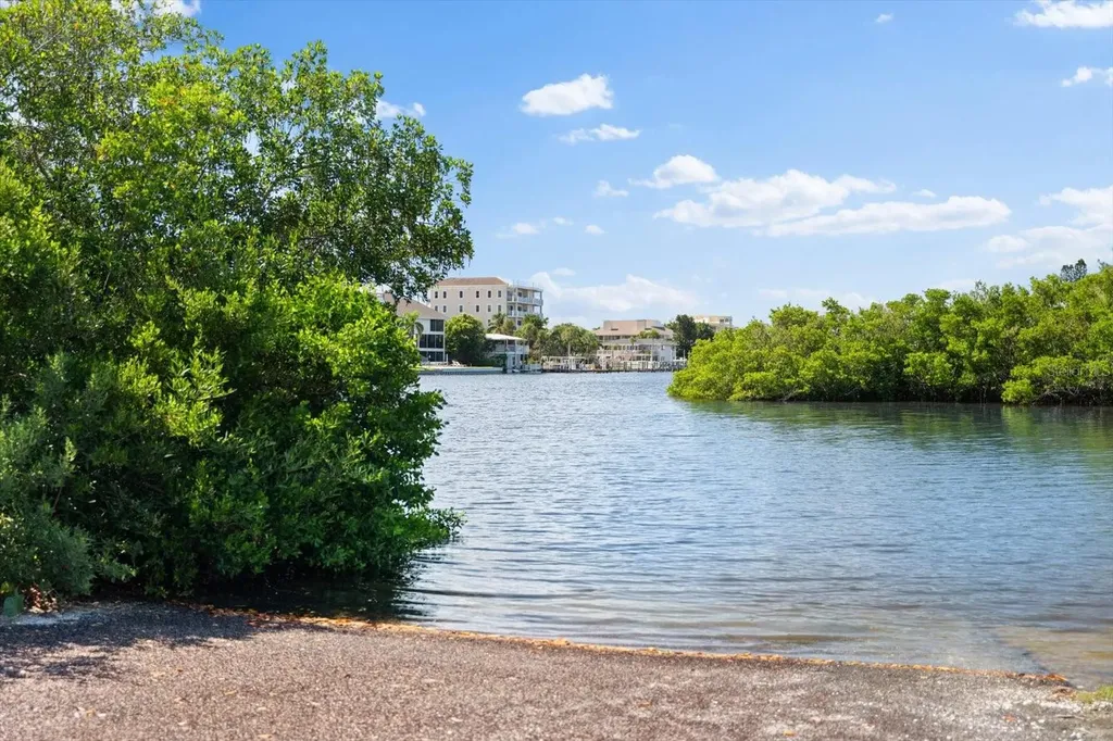 5019 Commonwealth Drive Sarasota FL 34242