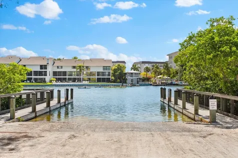 5019 Commonwealth Drive Sarasota FL 34242