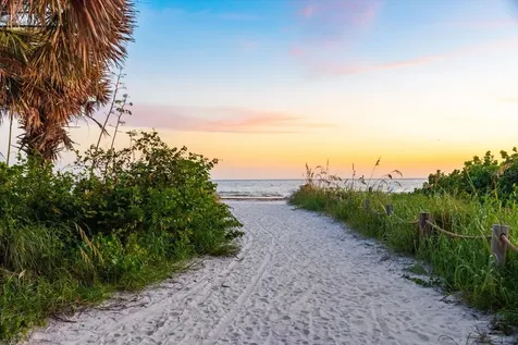 5019 Commonwealth Drive Sarasota FL 34242
