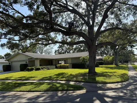 2722 Woodview Court Clearwater FL 33761