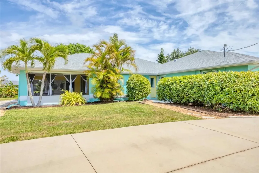 6062 Spinnaker Boulevard Englewood FL 34224