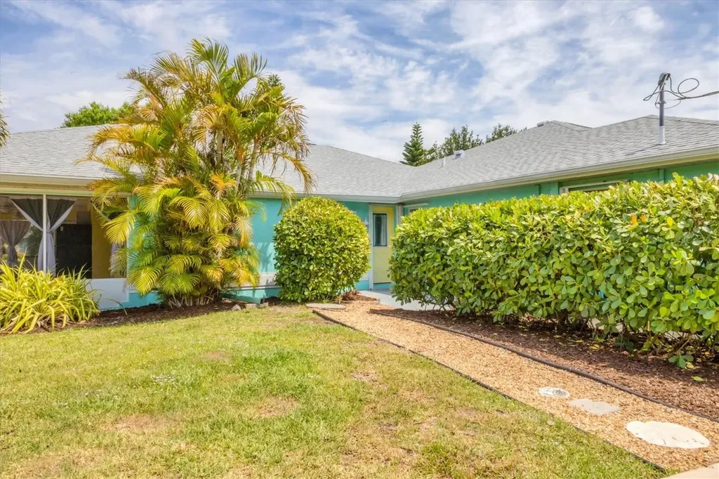 6062 Spinnaker Boulevard Englewood FL 34224