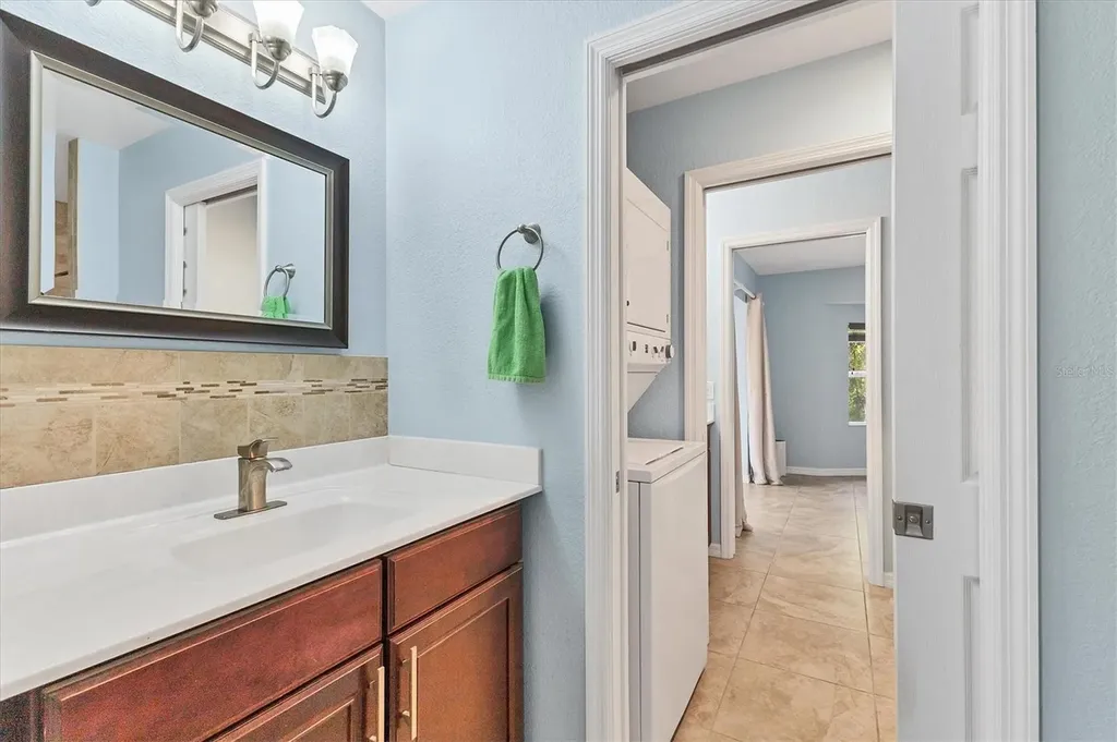 6062 Spinnaker Boulevard Englewood FL 34224
