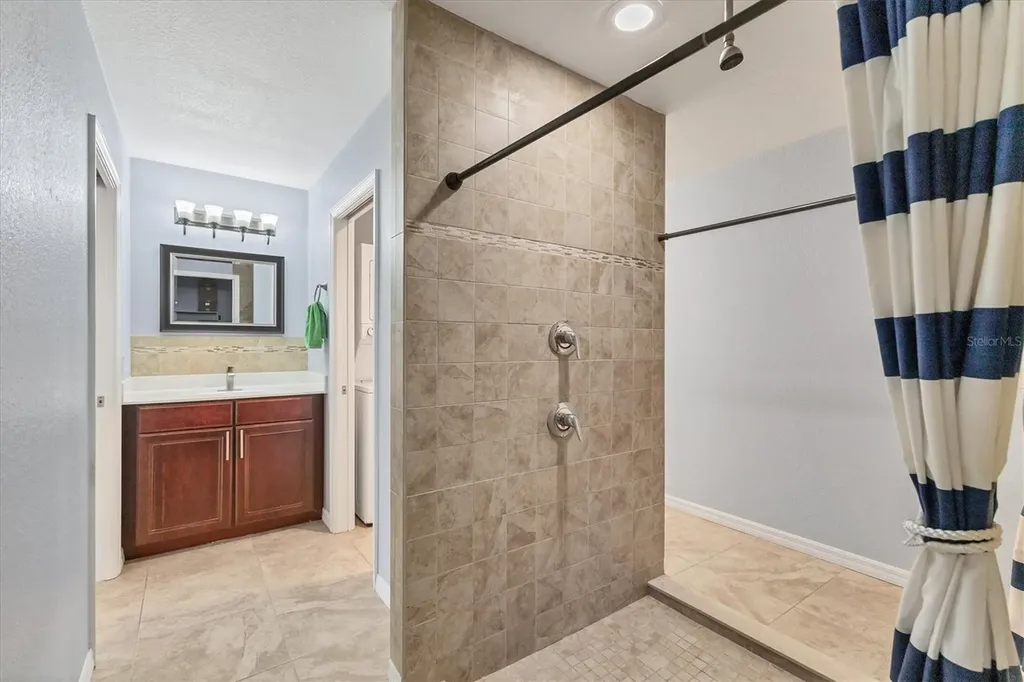 6062 Spinnaker Boulevard Englewood FL 34224