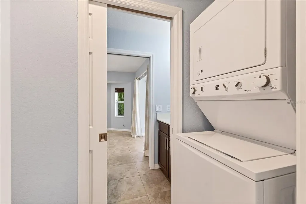 6062 Spinnaker Boulevard Englewood FL 34224