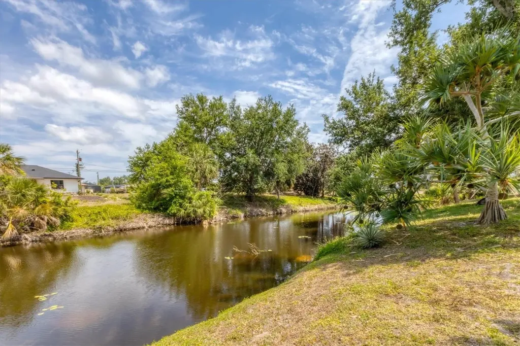 6062 Spinnaker Boulevard Englewood FL 34224