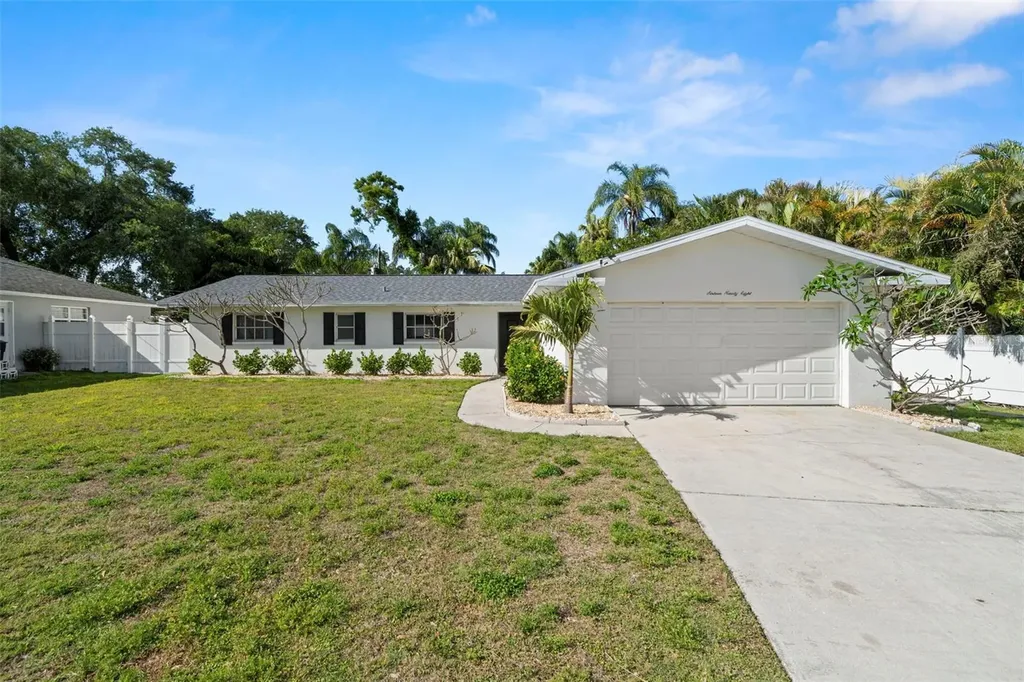 1698 Eden Court Clearwater FL 33756