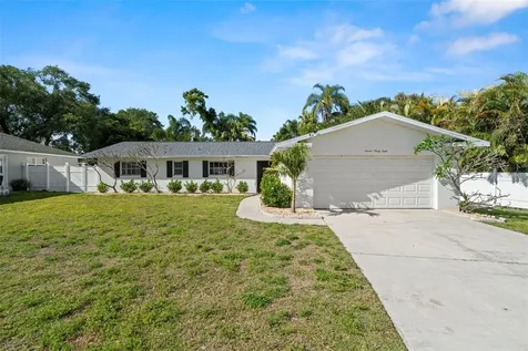 1698 Eden Court Clearwater FL 33756